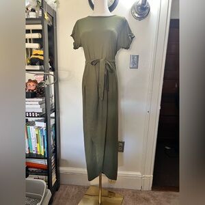 NWOT Olive Green Tie-Waist Maxi Dress - Women